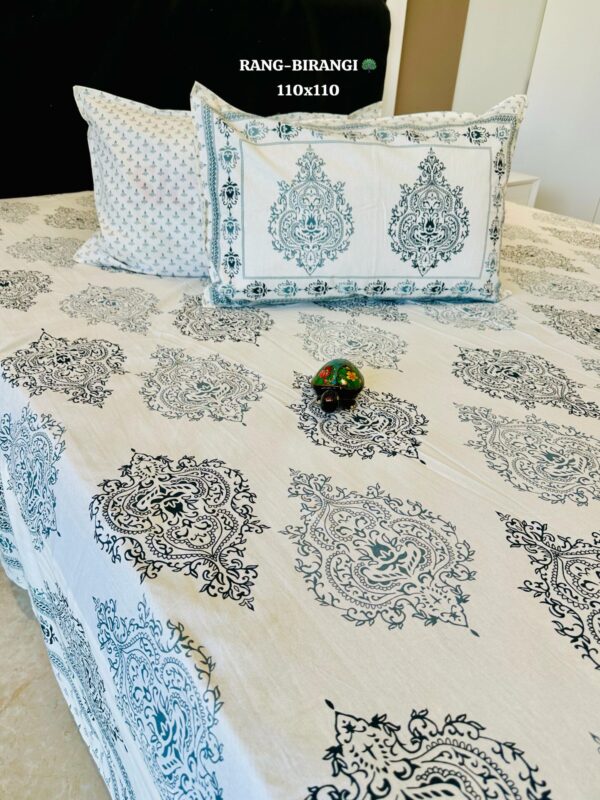 RANG-BIRANGI 🦚BEDSHEET WITH PILLOW COVERS