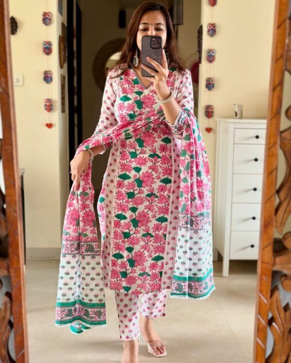 🌸 Summer Collection – Pakistani Style Cotton Kurta Set 🌸