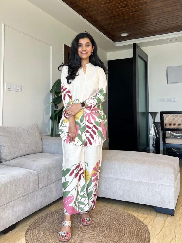 Women’s Cotton Flex Short Co-ord Set Dress | Floral White Apple-Cut Kurti with Pockets