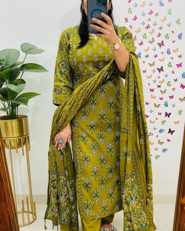 Heavy Cotton Kurti Set with Sequins | 3-Piece Kurta Pant Dupatta