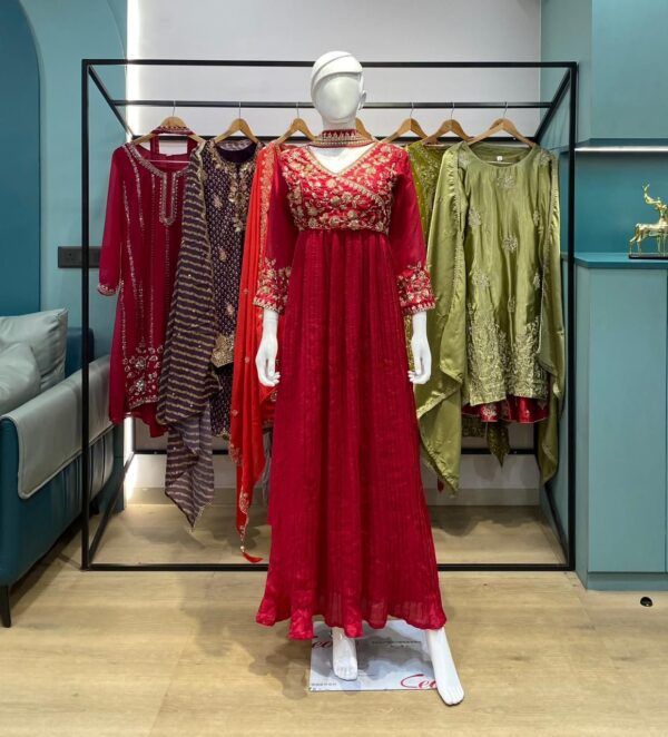 Gulnaar Blooming Vichitra Kurti Pant Dupatta Set – Designer Embroidered Ethnic Wear for Women